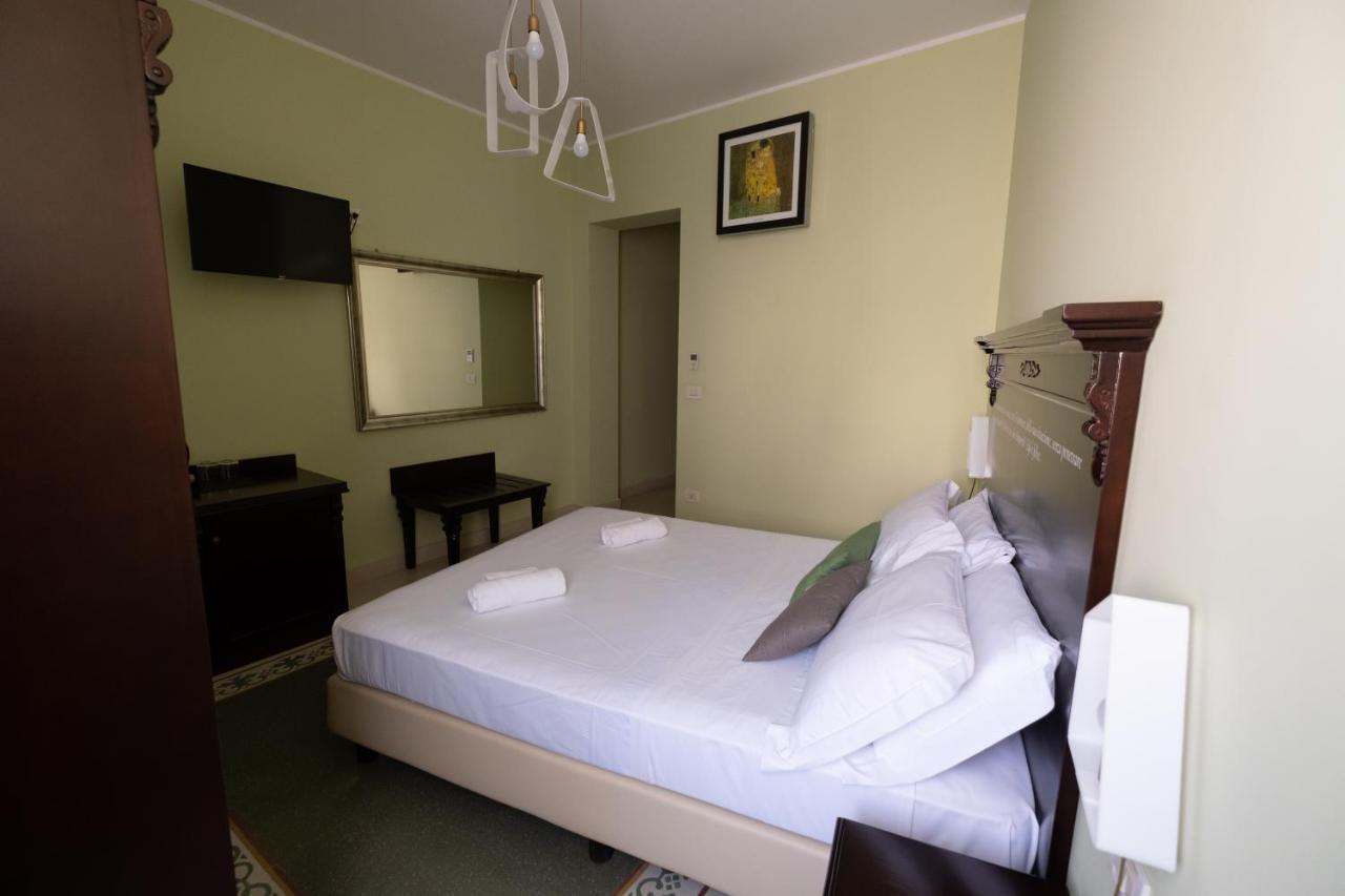 Hotel Borgo Di Ciaula サンタ・フラーヴィア エクステリア 写真